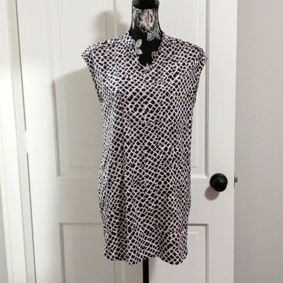 Banana Republic Dresses & Skirts - 🖤Banana Republic🖤 - Cream/Black Tunic Dress